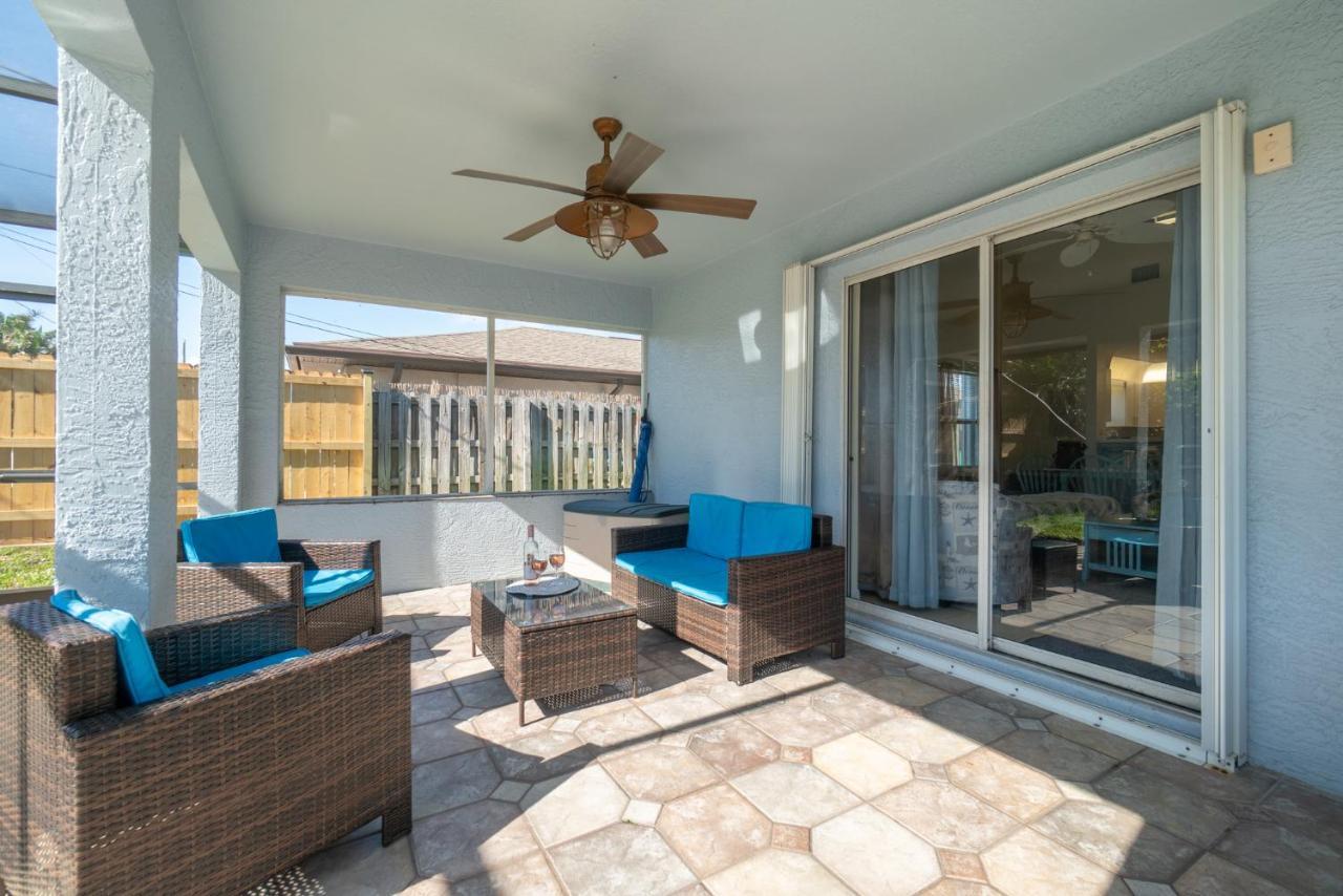 Serene Seaside Retreat - Dog Friendly - 2Br Townhouse With Shared Heated Pool Steps To Paradise Beach! 멜버른 외부 사진